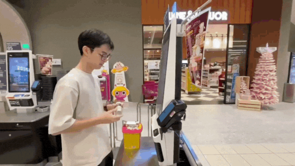 AI-powered self-checkout kiosk for grocery stores